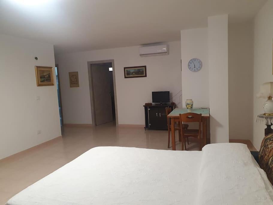 Casa Vacanza Nonna Lina Rosolini Bagian luar foto